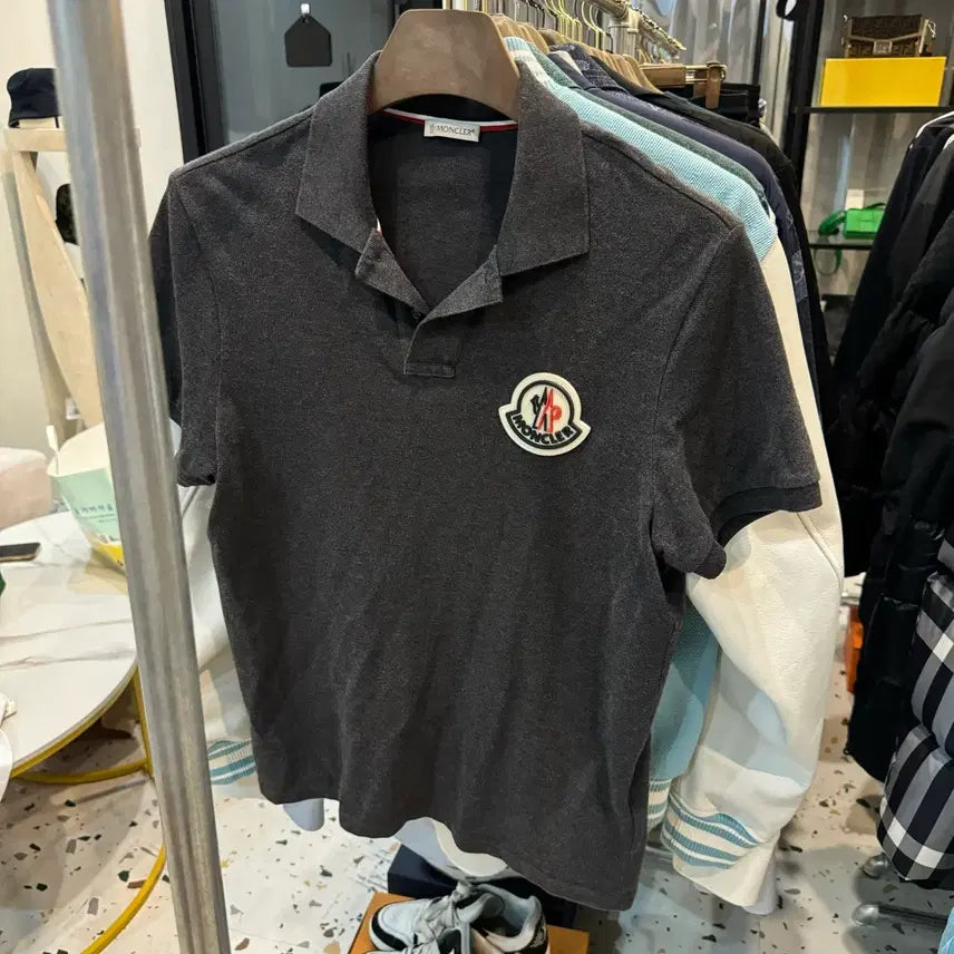 [BUNJANG] Moncler Big Logo Short Sleeve Polo Shirt - Gray (Size S) / [정품/S사이즈] 몽클레어 빅로고 반팔 카라티 그레이