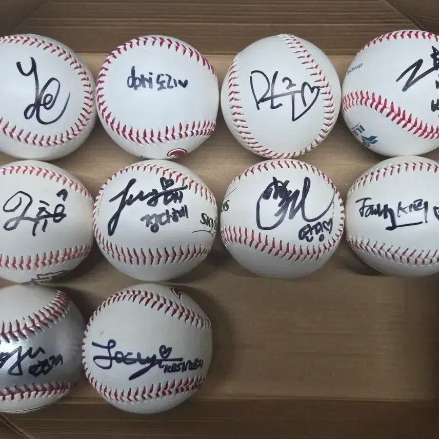 [BUNJANG] Autographed Cheerleader/Announcer Baseball / 치어리더/아나운서 싸인볼