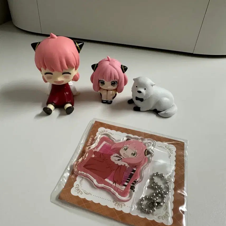 [BUNJANG] Spy x Family Anya Forger Figure & Acrylic Keychain Bundle Set / 스파이패밀리 아냐 포저 굿즈 일괄