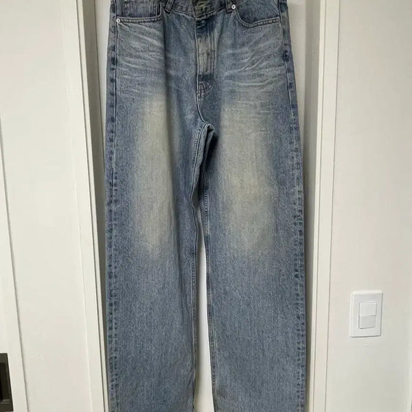 [BUNJANG] Tonywex Light Wash Straight Leg Jeans Size 32 / 토니웩 스트레이트진