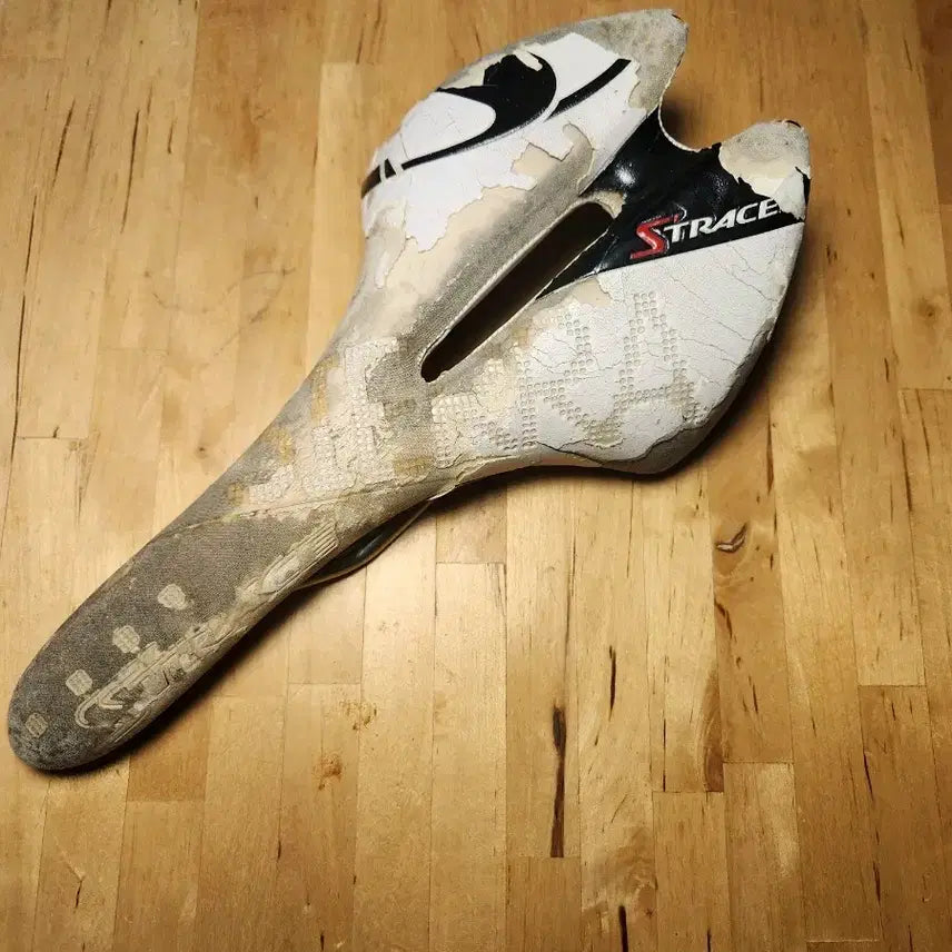 [BUNJANG]  Selle Italia Strace Sierra Saddle / Strace Sierra 셀레 이탈리아 안장