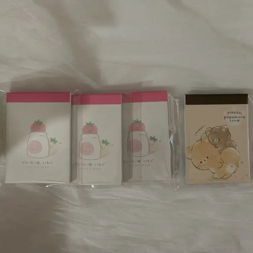 [BUNJANG] Strawberry Milk Bear Notepads Set (4 pcs) / 딸기 우유, 곰돌이 떡메모지 4개 세트