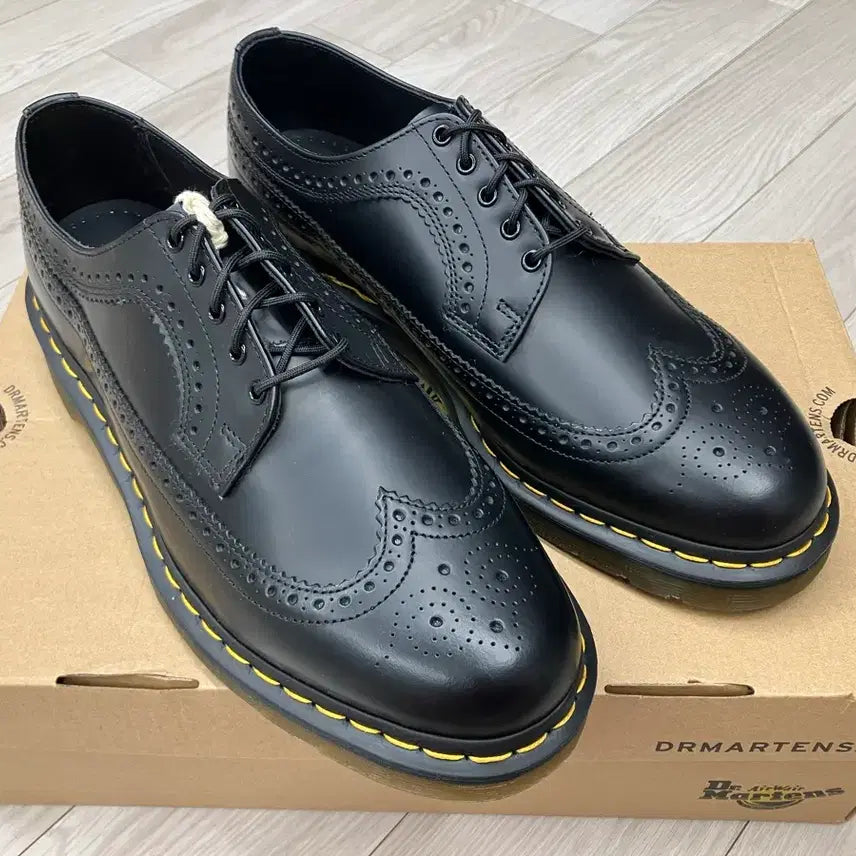 [BUNJANG] Dr. Martens 3989 Wingtip Brogues Yellow Stitch / 닥터마틴 윙팁 3989 옐로 스티치 판매합니다