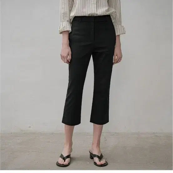 [BUNJANG] SIYAJU SI-PT7153 Comfort Line Capri Pants_Black / 시야쥬 SI-PT7153 컴포트 라인 카프리 팬츠_Black