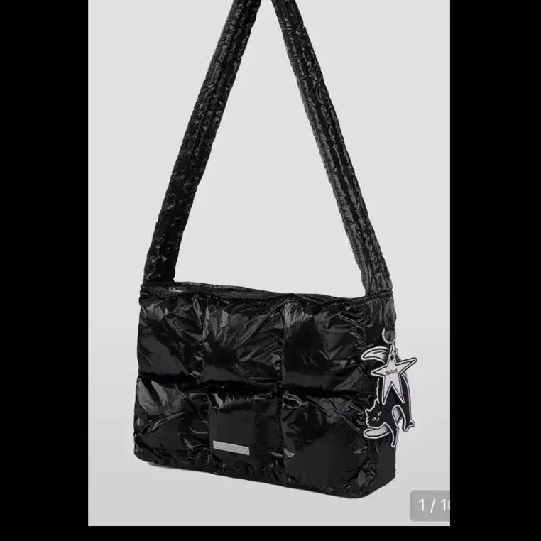 [BUNJANG] Pallet Nero Padded Bag Glossy Black / 팔렛 네로 뱃지 패디드백 글로시 블랙 팔렛가방 팔렛 패딩가방 블랙