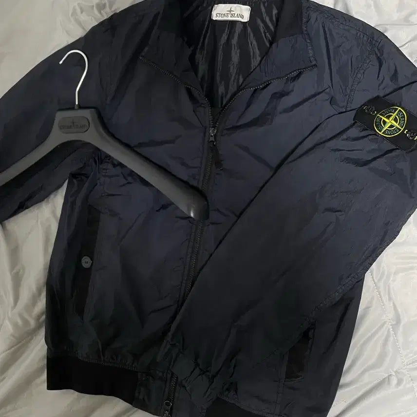 [BUNJANG] Stone Island 25SS Crinkle Labs Jacket Dark Navy (Size S) / [s] 25ss 스톤아일랜드 크링클랩스 바람막이 자켓 다크네이비
