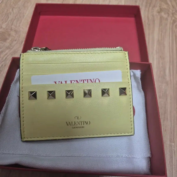 [BUNJANG] Valentino Garavani Rockstud Card Holder Yellow / 발렌티노 가라바니 카드지갑 옐로우