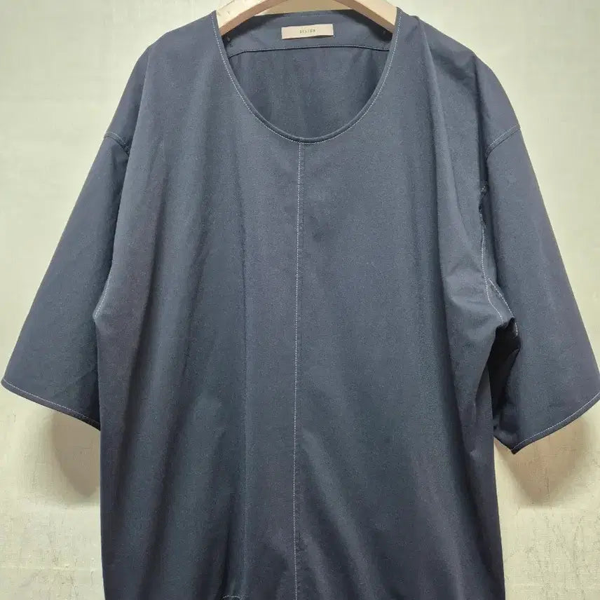 [BUNJANG] System Button Detail T-Shirt / 시스템 단추 장식 티셔츠