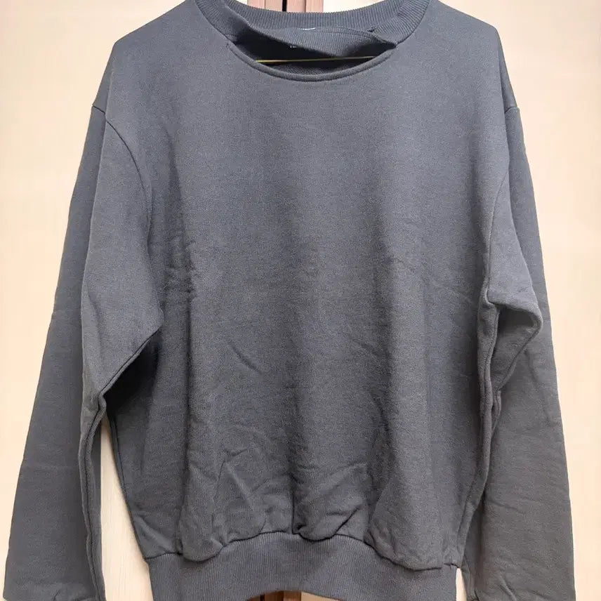 [BUNJANG] HURR & SHH Twisted Sweatshirt / 허앤쉬 꼬임 맨투맨