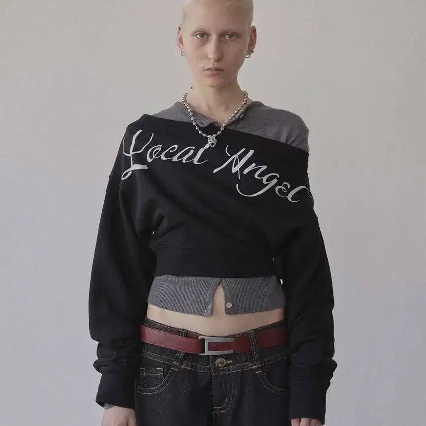 [BUNJANG] Sculptor Off-Shoulder Cropped Sweatshirt / 스컬프터 Off-Shoulder Cropped Sweatshirt