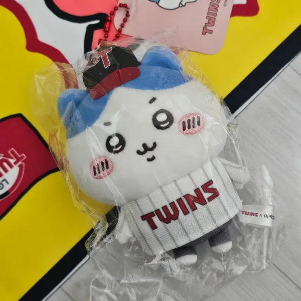 [BUNJANG] LG Twins Hachiwale Mascot Doll & Cheering Towel Bundle / (인형+응원타올 일괄)lg 트윈스 하치와레 인형 마스코트 응원타올 팔아요