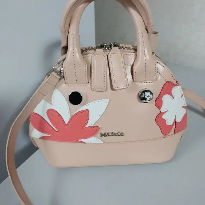 [BUNJANG] Max & Co. Pink Flower Embellished Two-Way Bag / 막스앤코 핑크 꽃 장식 투웨이백