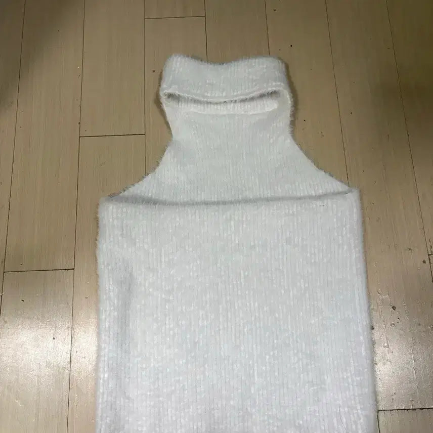 [BUNJANG] Angora Crop Choker Top / 앙고라 크롭 초커 탑