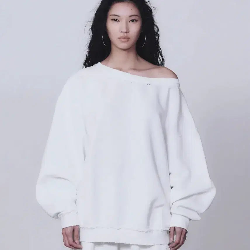 [BUNJANG] Trimingbird Scratch Damage Boatneck Sweatshirt / 트리밍버드 스크래치 데미지 보트넥 스웻셔츠
