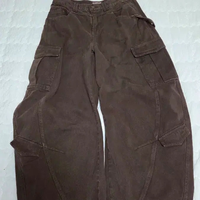[BUNJANG] LEHREUR Split Arc Curved Cargo Pants / [L]르아브 스플릿 아크 커브드 카고 팬츠