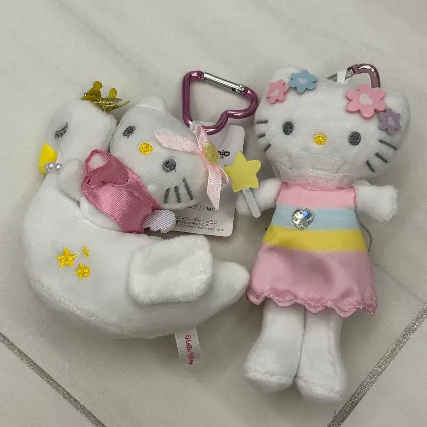 [BUNJANG] Hello Kitty Swan Keychain & Angel Kitty Set Bundle / 백조키티 키링 , 천사 키티 세트일괄