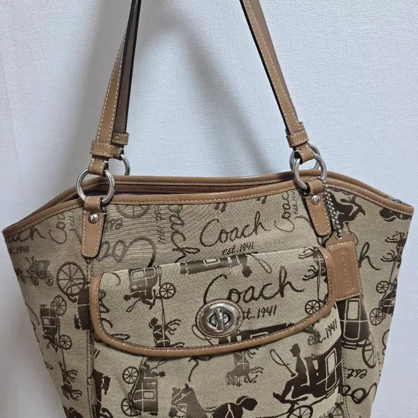 [BUNJANG] Coach Horse and Carriage Logo Tote Bag (1F14665) / 코치  호스 앤 캐리지 로고 토트백 (1F14665)