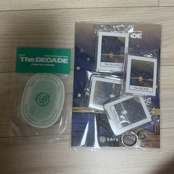 [BUNJANG] DAY6 DEACDE FINALE Fanclub Gift Bundle Set Photocard / 데이식스 데케이드 피날레 팬클럽기프트 양도합니다