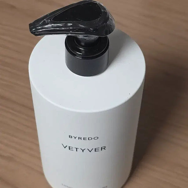 [BUNJANG] Byredo Vetiver Hand Lotion 450ml Sealed / 바이레도 베티베 핸드로션 450ml 미개봉 국문택
