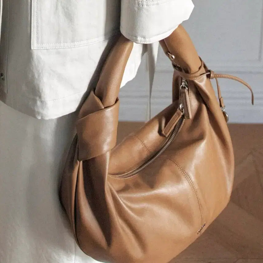 [BUNJANG] Hachette Twist Strap Mini Hobo Bag Camel / 하시에 트위스트 스트랩 미니백 호보백 카멜