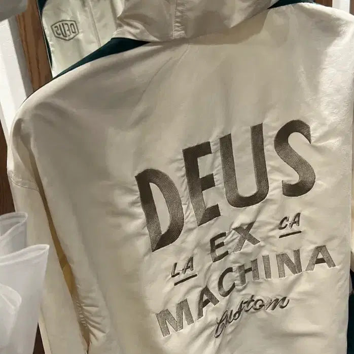 [BUNJANG] Deus Ex Machina Windbreaker / 데우스 바람막이