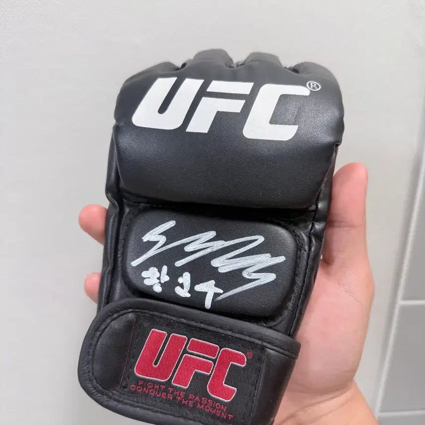[BUNJANG] Hwang In-soo Signed Glove / 황인수 선수 사인 글러브