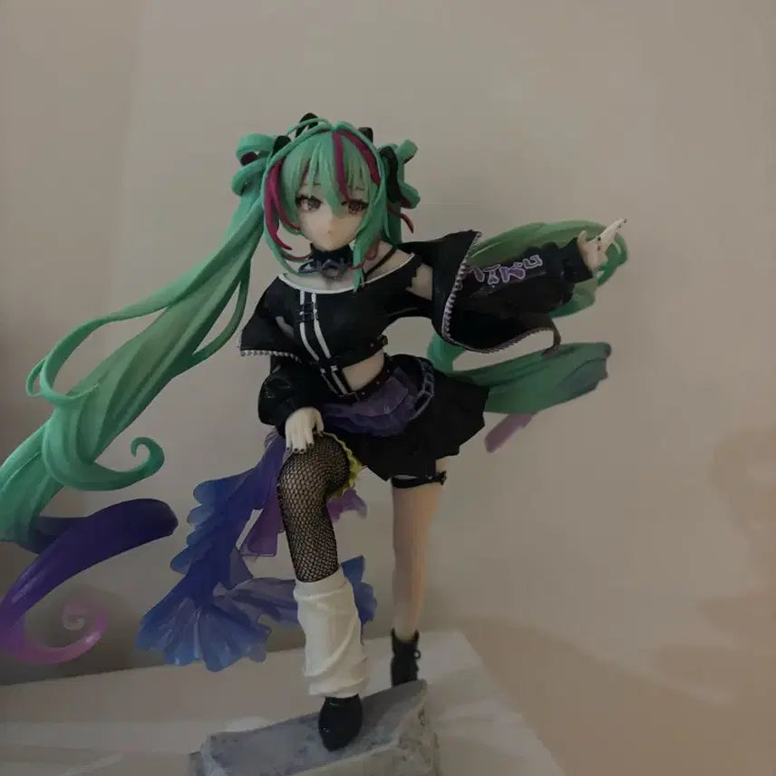 [BUNJANG] Miku Punk Figure / 미쿠 펑크 피규어