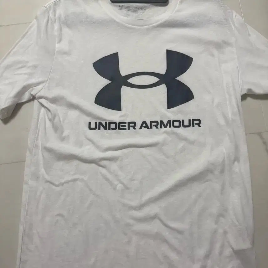 [BUNJANG] Under Armour Short Sleeve T-Shirt - Size S / 언더아머 반팔티 s