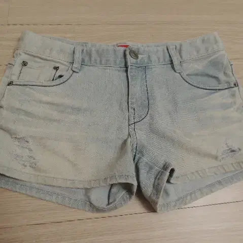 [BUNJANG] Stylish Light Wash Distressed Denim Shorts / 워싱 이쁜 멋진 연청 숏팬츠