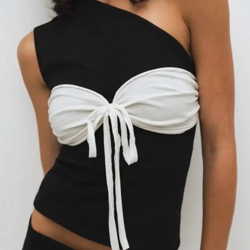 [BUNJANG] Gimaguas One-Shoulder Top / 기마구아스 gimaguas 원숄더 탑