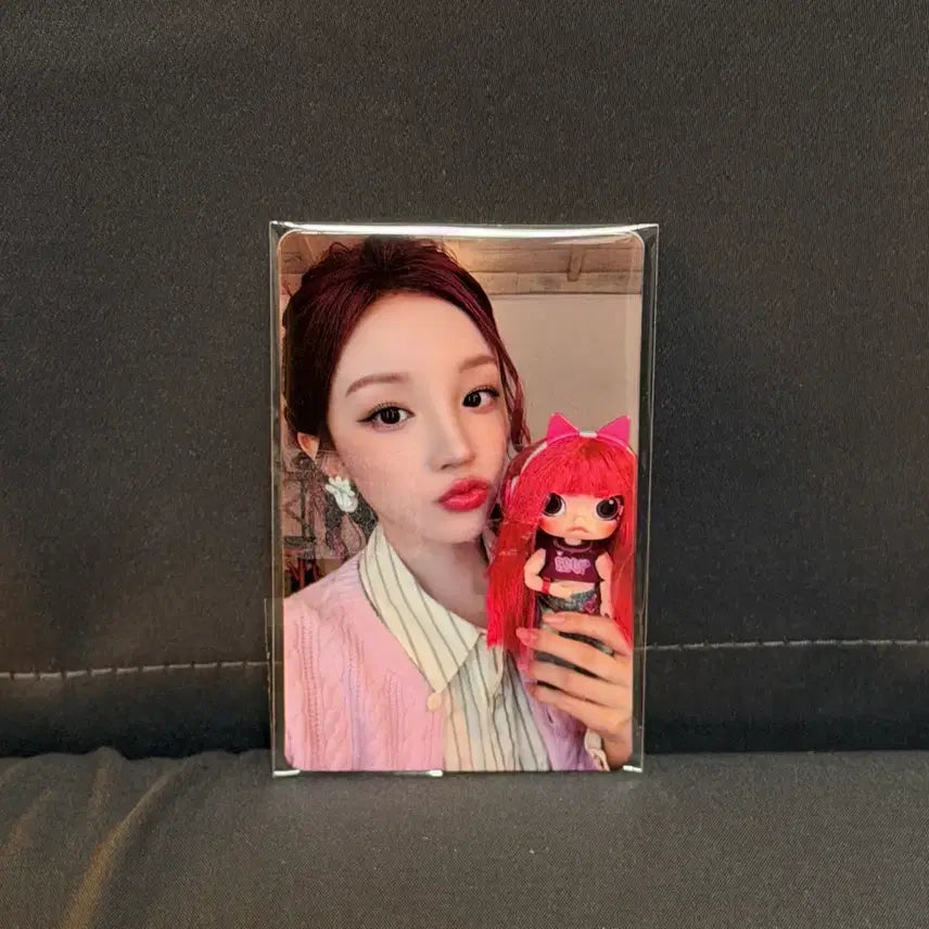 [BUNJANG] Pop Mart Molly YUQI Series Photocard (Sealed) / [정품]팝마트 몰리 YUQI(우기) 시리즈 포토카드(미개봉 새상품)