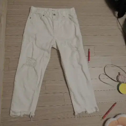 [BUNJANG] Distressed White Cotton Pants / 디스 너무너무 예쁜 화이트 면바지