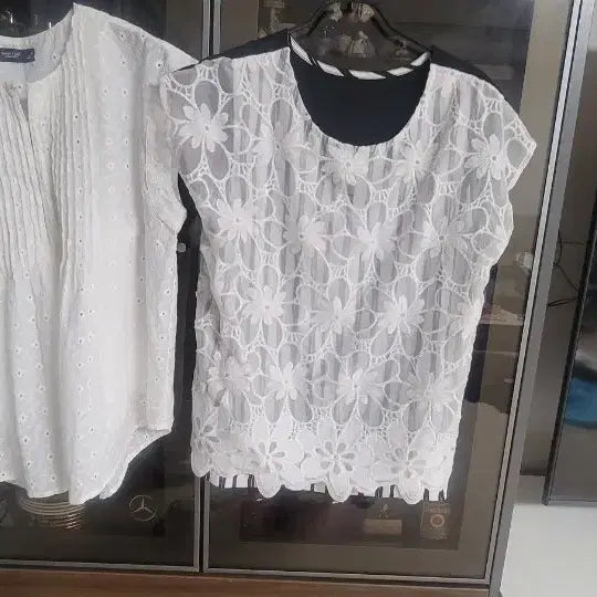 [BUNJANG] Vera Wang White Lace Punching Blouse & Oto Collection Embroidered Blouse Set / 새상품)) 베라 왕 화이트 레이스 블라우스  2종 M ~ L