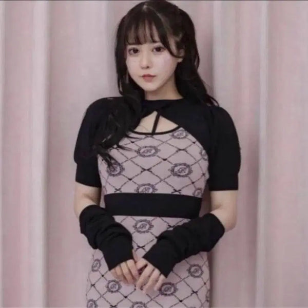 [BUNJANG] Pium Monogram Cutout Knit Dress Pink / pium 모노그램 컷아웃 니트 원피스 핑크 판매