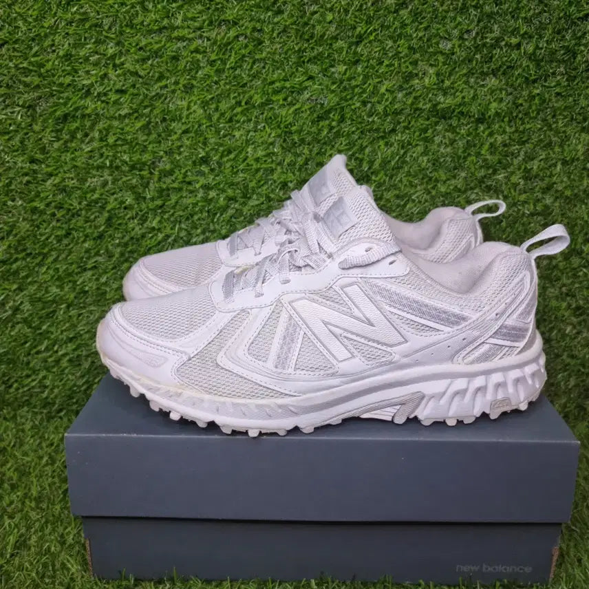[BUNJANG] New Balance 410v5 Sneakers (270) / 뉴발란스 410v5 운동화 (270)
