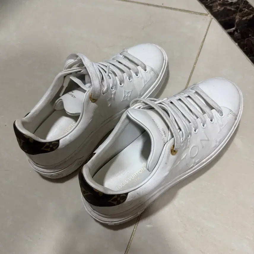 [BUNJANG] Louis Vuitton White Sneakers / 루이비통 스니커즈 화이트