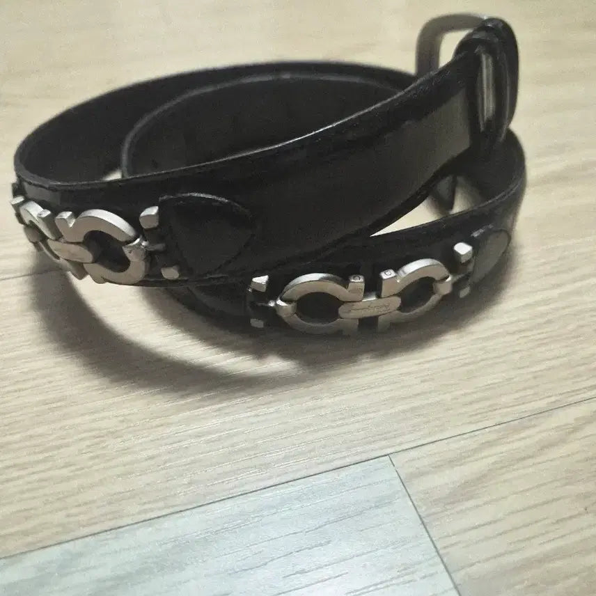 [BUNJANG] Salvatore Ferragamo Gancini Leather Belt Black / 페라가모 간치니 벨트 블랙
