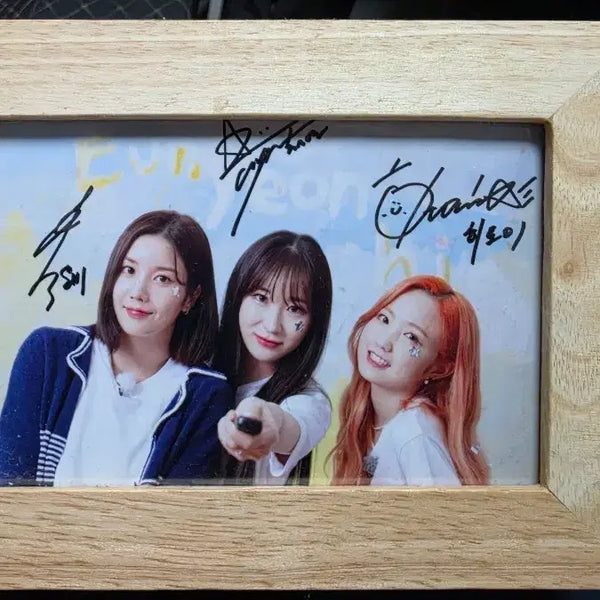 [BUNJANG] IZ*ONE Kwon Eun Bi, Lee Chae Yeon, Hitomi Signed Polaroid Photo / 아이즈원 권은비 이채연 히토미 싸인사진