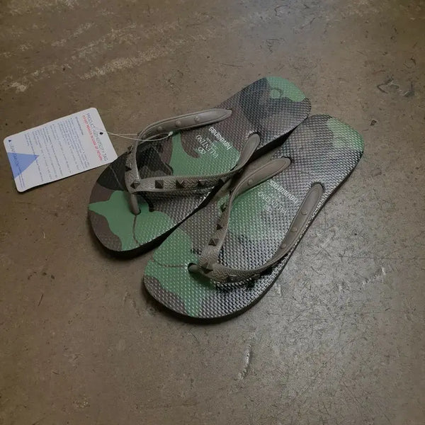 [BUNJANG] Valentino x Havaianas Collaboration Camouflage Studded Flip-Flops Khaki / 발렌티노 X 하바이아나스 콜라보 카모플라쥬 스터드 쪼리 카키 새상품