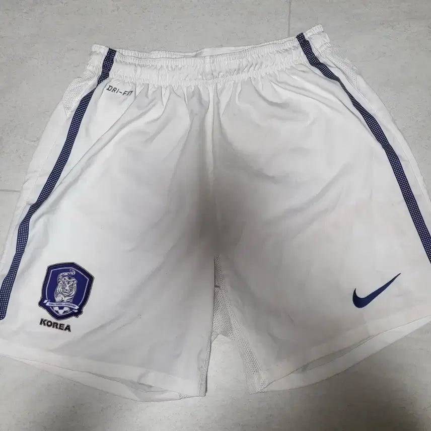 [BUNJANG] 2010 South Korea National Football Team Home Shorts Jersey / 2010 대한민국 국대 축구 쇼츠 반바지 유니폼