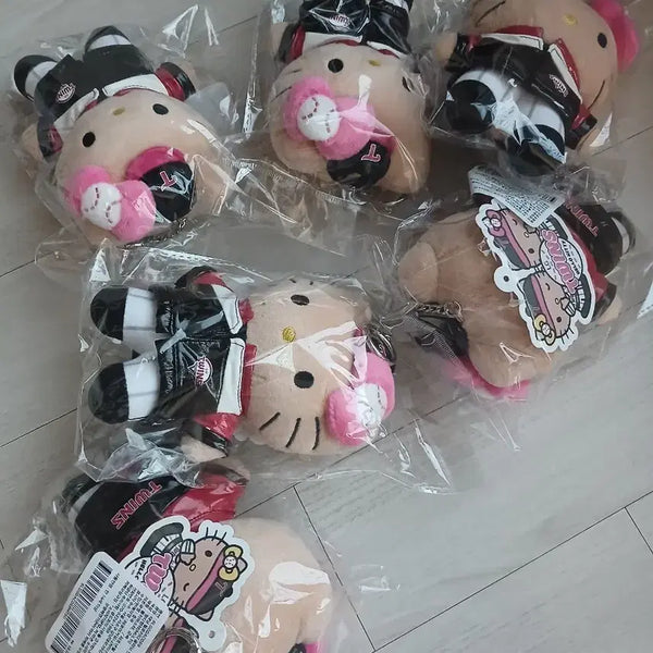 [BUNJANG] LG Twins Hello Kitty Tanning Kitty Plush Keychain / LG트윈스 엘지 헬로키티 유광 태닝키티 인형 키링