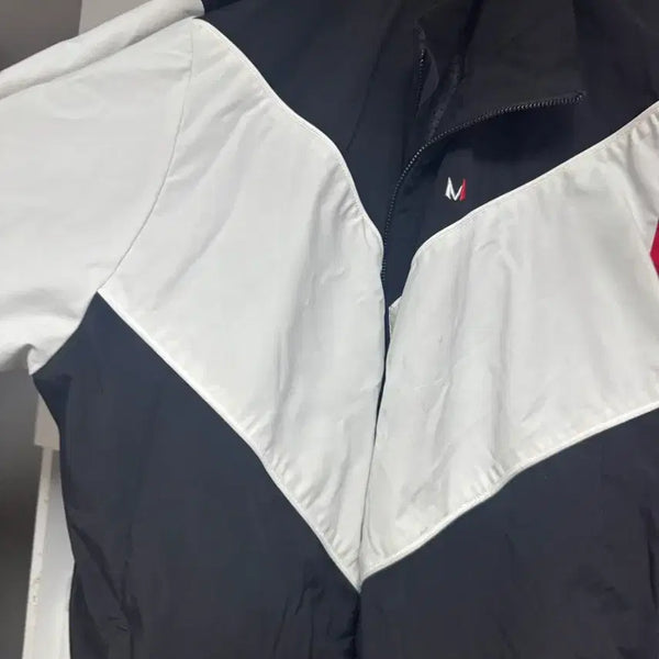 [BUNJANG] Merdoc Windbreaker Size 2 / 머독 바람막이 사이즈2 판매합니다.