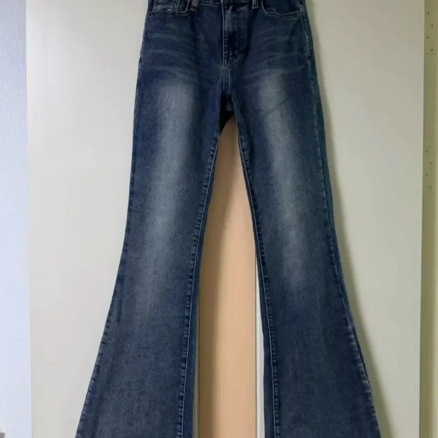 [BUNJANG] Bootcut Denim Pants with Hip Padding / 청바지 부츠컷 데님 팬츠 골반뽕