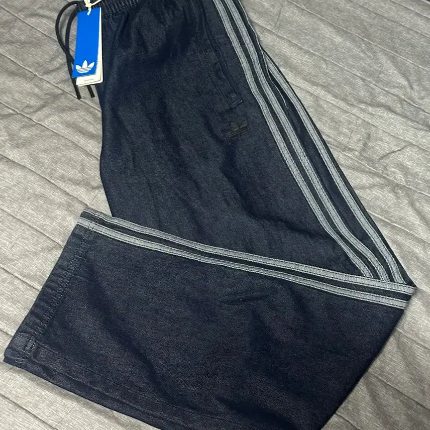 [BUNJANG] Adidas Denim Training Pants M / 오늘만 이가격 아디다스 데님 쌔삥 정품트레이닝 팬츠 M