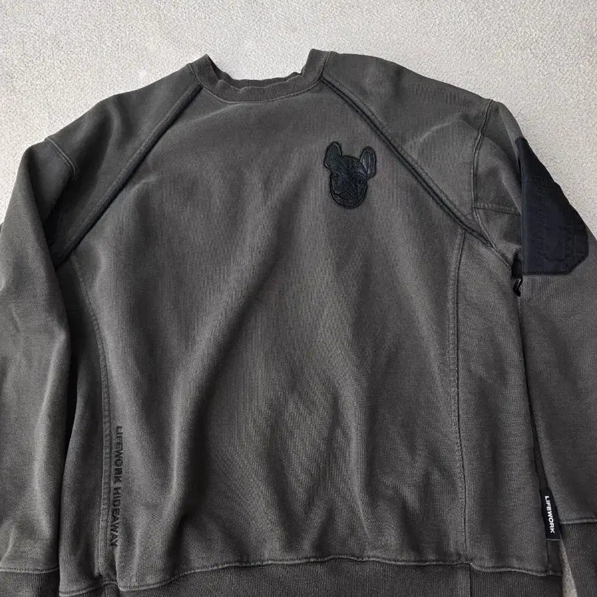 [BUNJANG] LifeWork French Bulldog Sweatshirt Khaki M (100) / 라이프워크 프렌치 불독 맨투맨 100