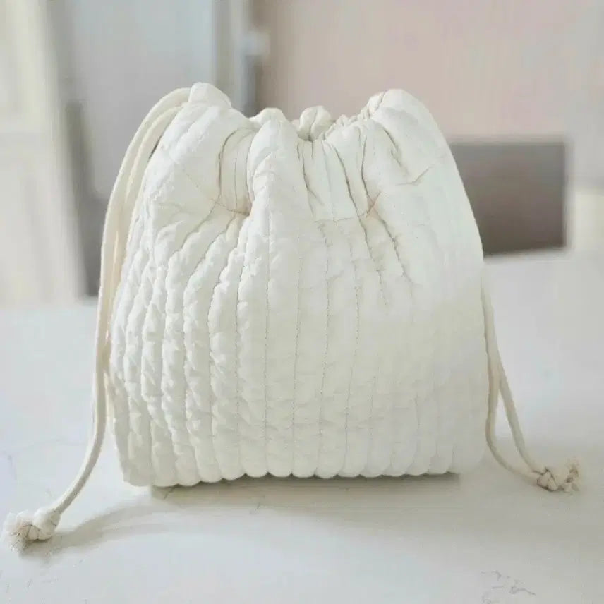 [BUNJANG] Clam String Pouch - Soft Cream, 100 Count Quilted Pigment / (새상품)Clam클램 스트링 파우치