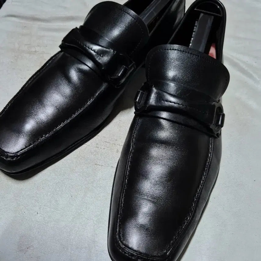 [BUNJANG] Salvatore Ferragamo Gancini Leather Loafers / 명품 페라가모 간치니 천연가죽 블랙 로퍼 265~270