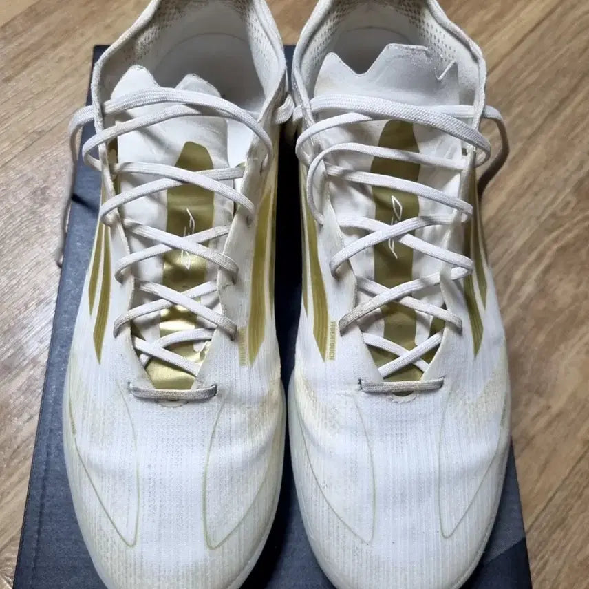 [BUNJANG] Adidas F50 Pro Futsal Shoes (IH5815) 260mm / [택포] F50 프로 풋살화 (IH5815) 260mm 판매합니다.