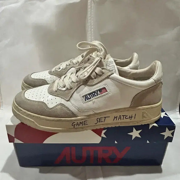 [BUNJANG] Autry Medalist Low WC06 White AULM Limited Edition Sneakers / 오트리 메달리스트 로우 WC06 화이트 AULM  한정판