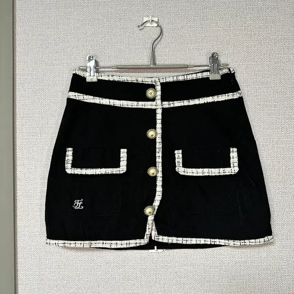 [BUNJANG] Fairlie Black Pearl Accent Tweed Golf Skirt Pants / 페어라이어 블랙 진주 포인트 골프 치마 바지
